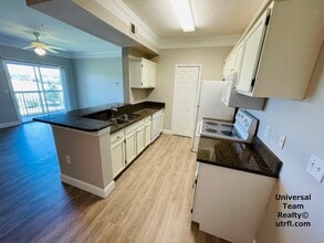 Building Photo - 11480 Villa Grand