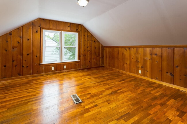 Building Photo - 172 Spartan Ave