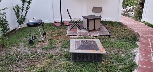 Building Photo - 5811 Crystal Rd