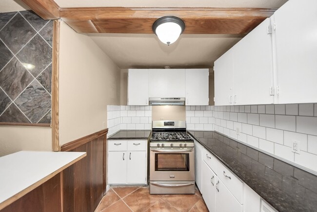 Building Photo - 2510 Delaware Ave