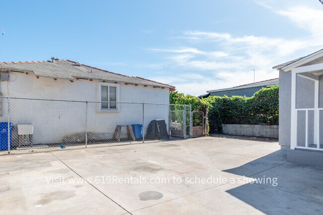 Building Photo - Beautiful Remodeled 2 Bedroom House