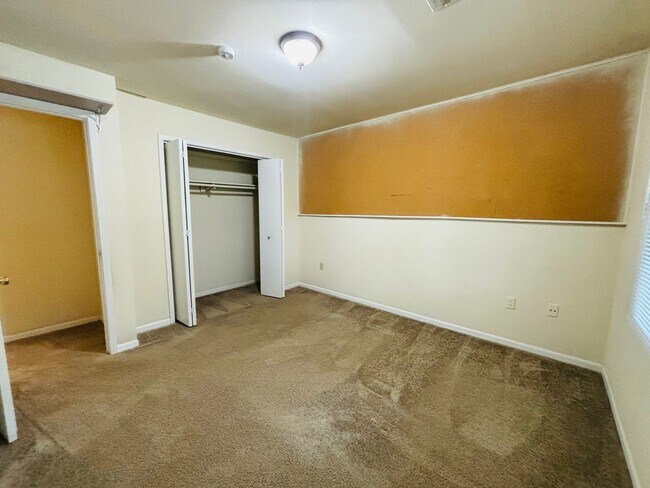 Building Photo - 1741 Donlee Dr