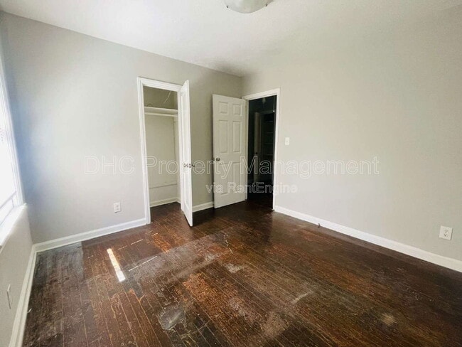 Building Photo - 3210 Delowe Dr