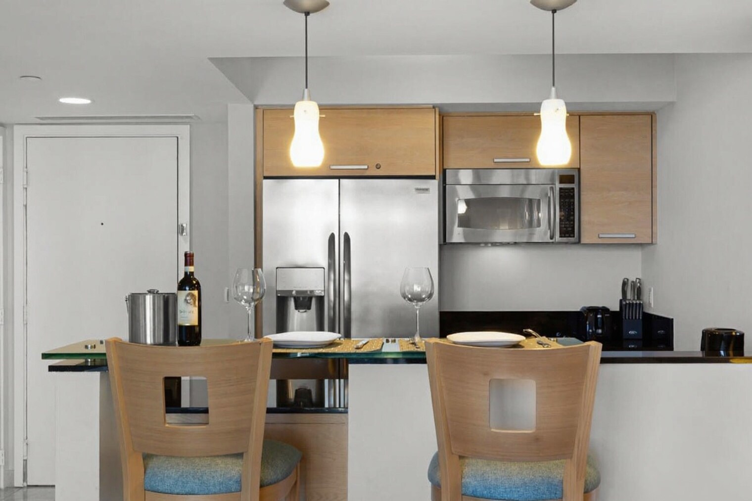 Building Photo - 18683 Collins Ave