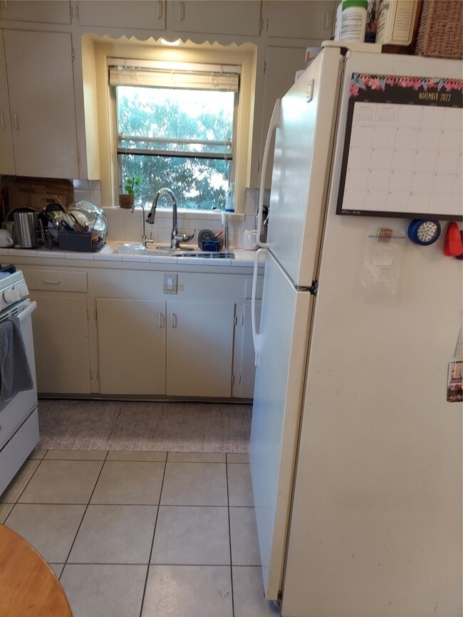 Building Photo - 2821 Eastgrove Ln