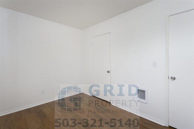 Building Photo - GPM639 - 2801-2803 SE 125th Avenue (T1)
