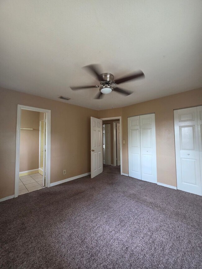 Building Photo - 3 bedroom 2 Bath Single Family Home