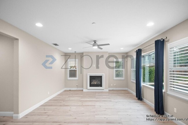 Building Photo - 1726 Hummingbird Way