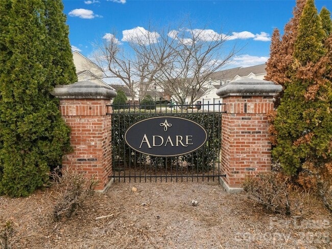 Building Photo - 7333 Adare Mews Rd