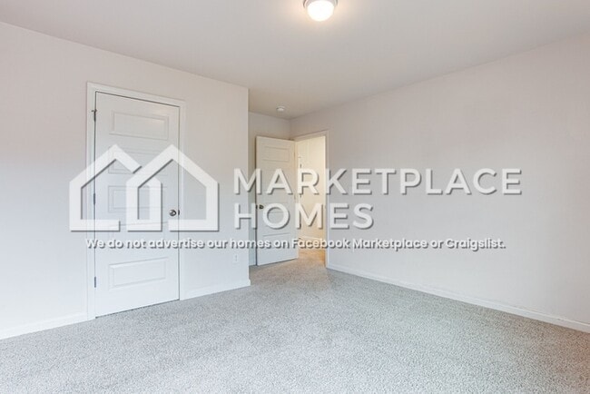 Building Photo - 484 Emporia Loop
