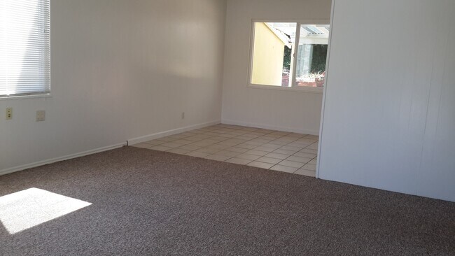 Building Photo - 131 Ramona Dr