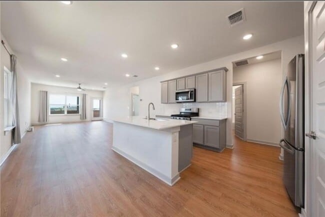 Building Photo - 10805 Meris Ln