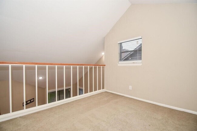 Building Photo - 3150 Walnut Bend Ln