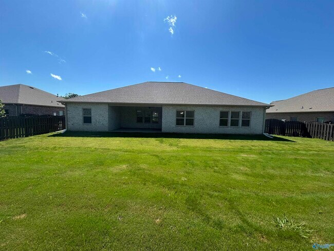 Building Photo - 7040 Regency Ln SE