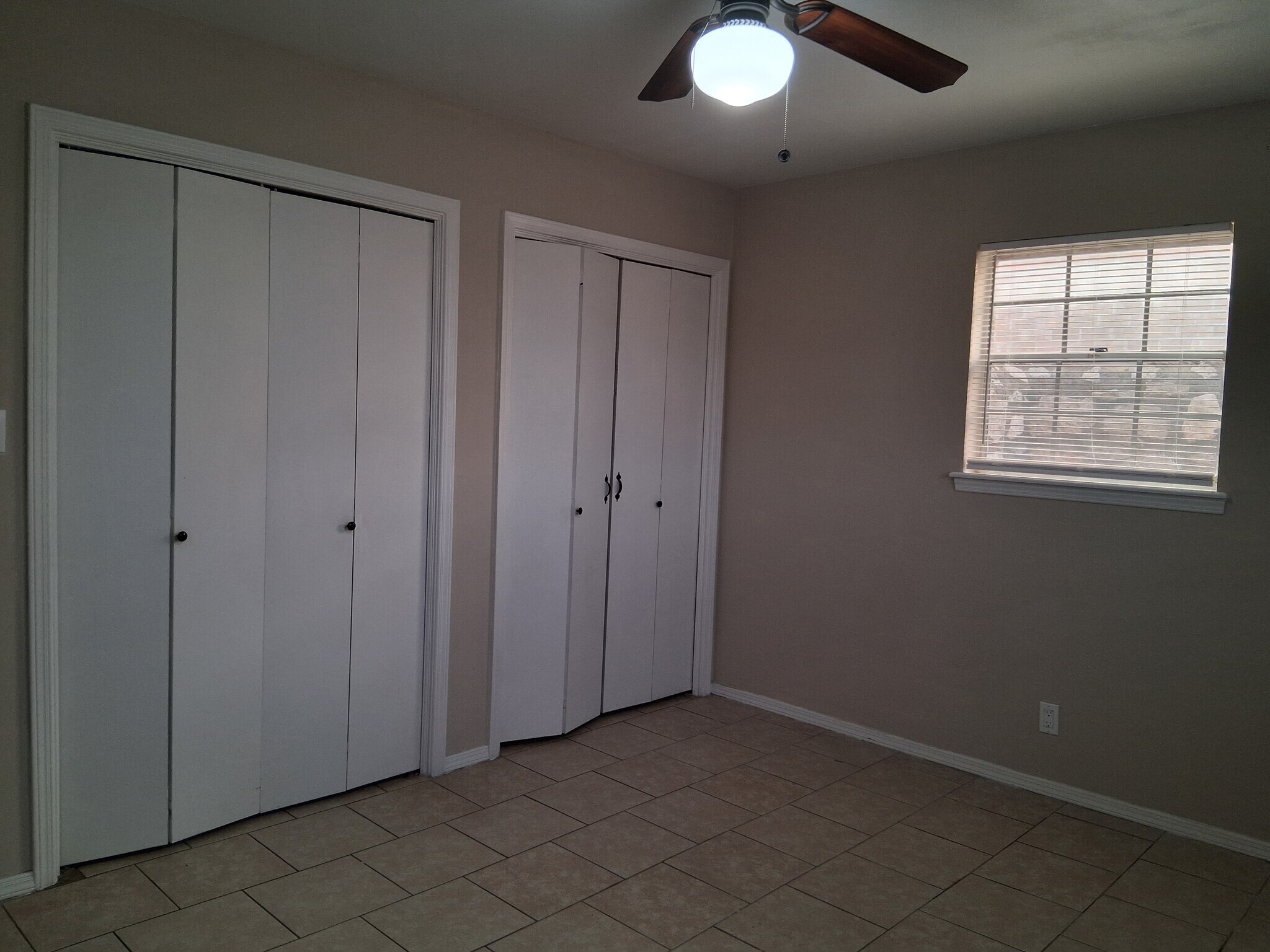 Building Photo - 6917 Alto Rey Ave Apt A