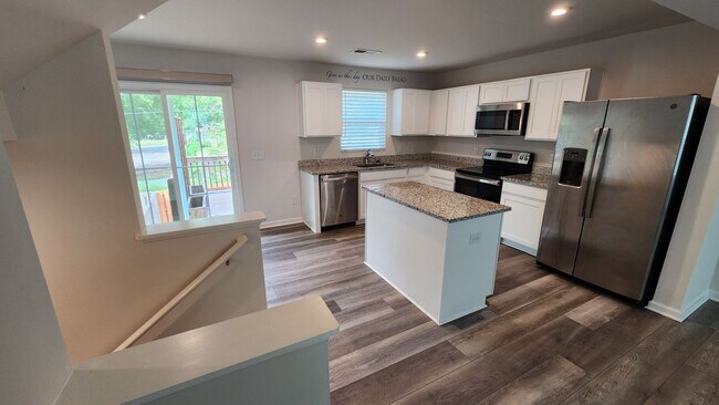 Building Photo - Simpsonville - Baldwin Ridge - Convenientl...