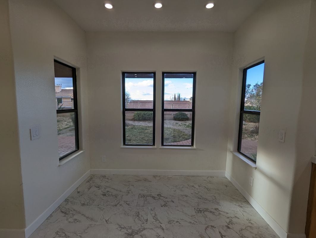 Building Photo - 42057 Parkmont Dr