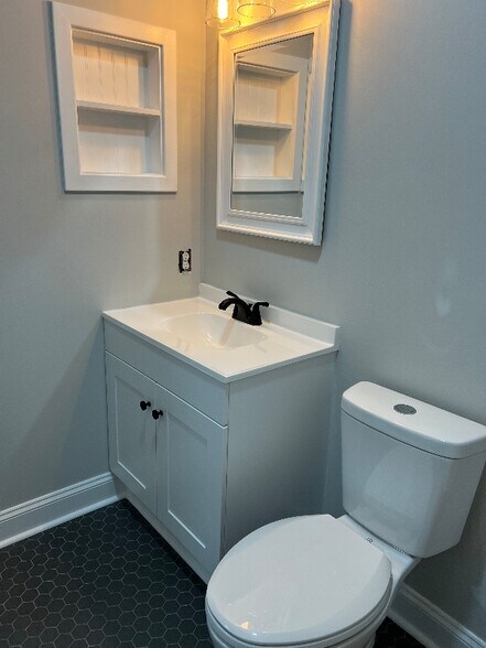 Building Photo - 108 Mallard Cove