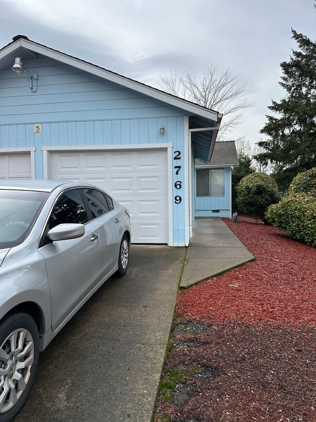 Building Photo - 2 Bedroom 1 Bath Home in Homeowners Association