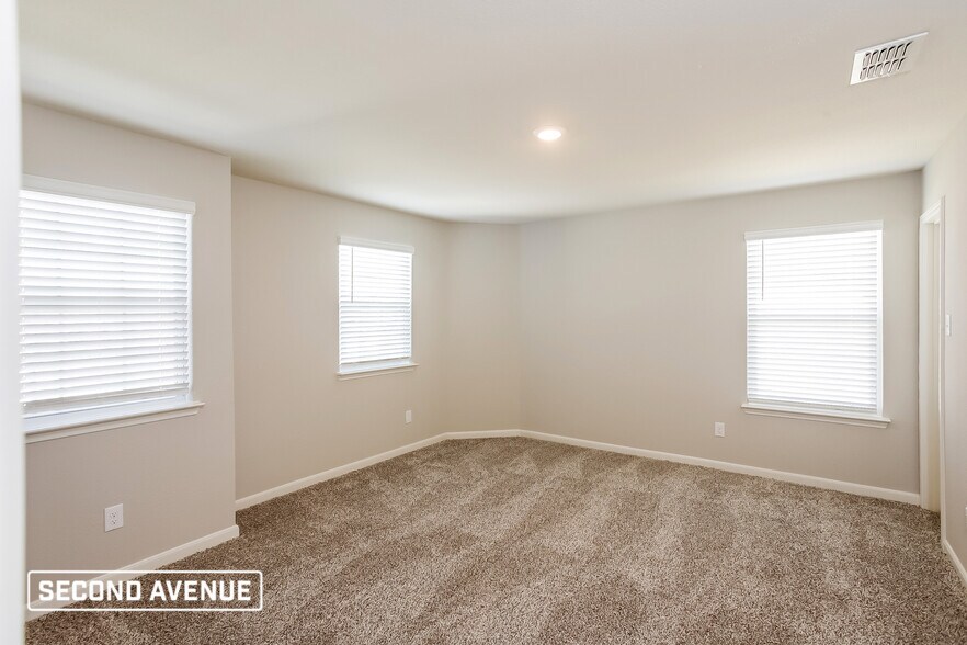 Building Photo - 2017 Jeanine Dr