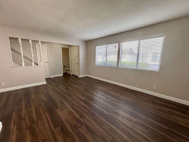 Building Photo - 1055 Mohr Ln