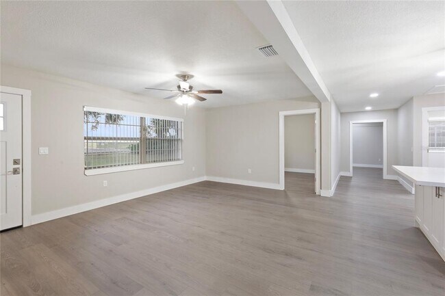 Building Photo - 4905 Nesmith Rd