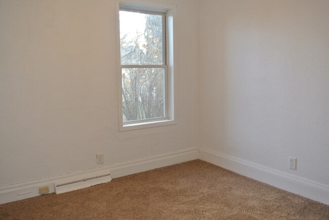 Building Photo - 3 Bedroom House in Velva, ND!