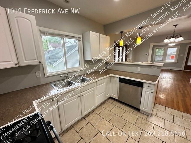 Building Photo - 1019 Frederick Ave NW