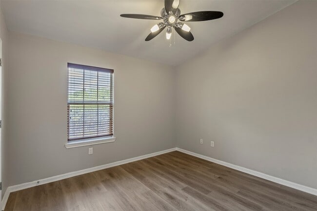 Building Photo - 8015 Ederville Cir