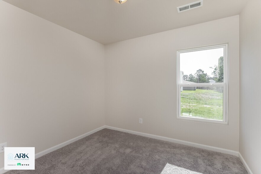 Building Photo - 1213 Fescue Rd