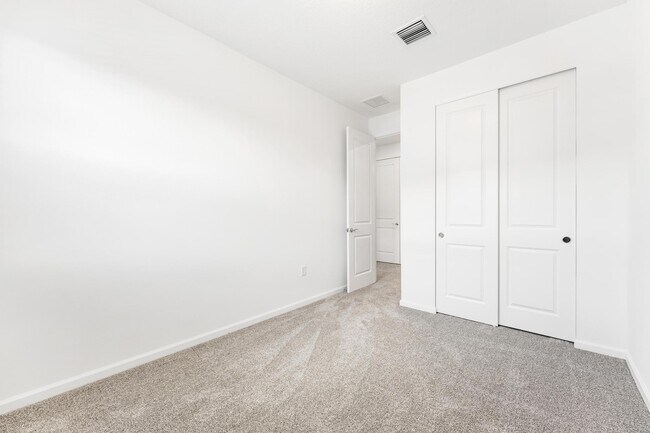 Building Photo - 4333 Efendi Dr