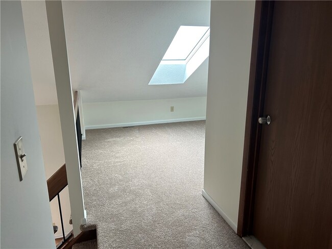 Building Photo - 24 Spring Hill