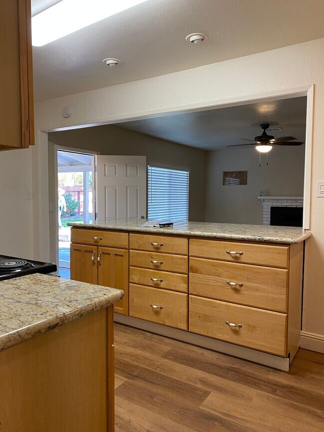 Building Photo - Four Bed, Two Bath Home In Stockton's Holi...