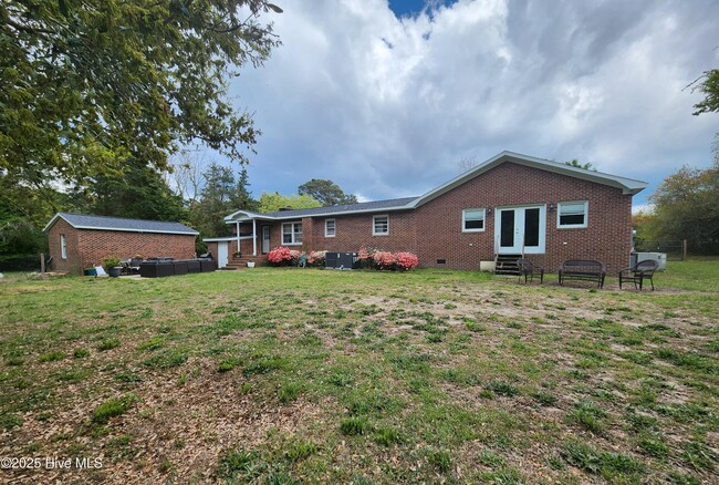Building Photo - 167 Peninsula Manor Rd