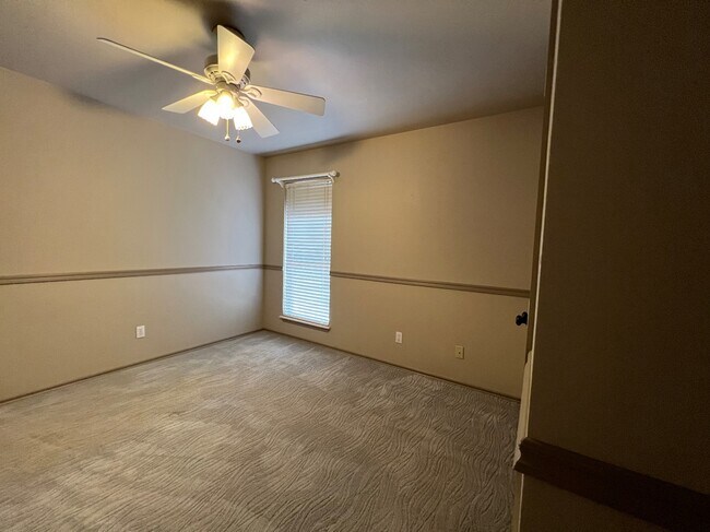 Building Photo - 1301 Copperfield Dr