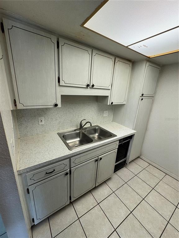 Building Photo - 6044 22nd Ave N