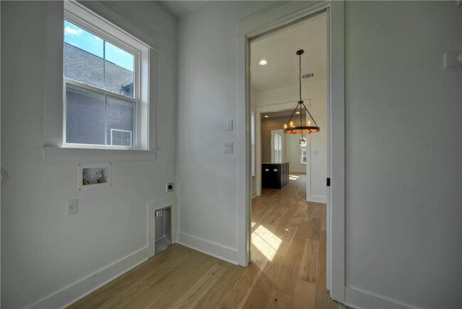 Building Photo - 1010 Grant Wood Ave