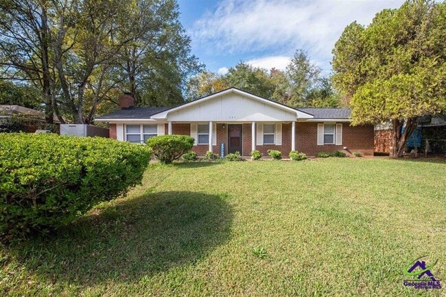Primary Photo - 111 Briarwood Dr