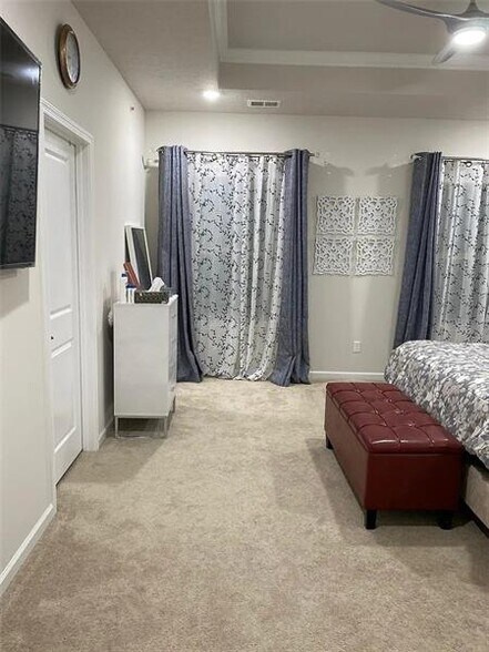 Building Photo - 2008 Hemlock Ln