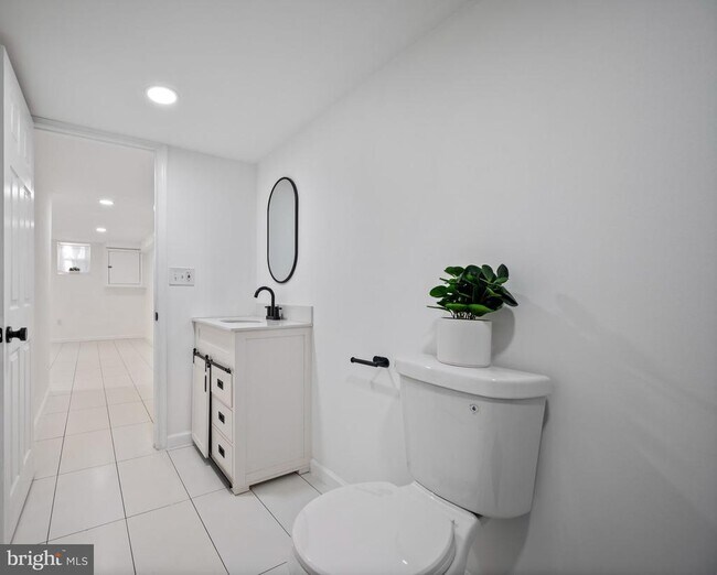 Building Photo - 1015 Riverside Ave