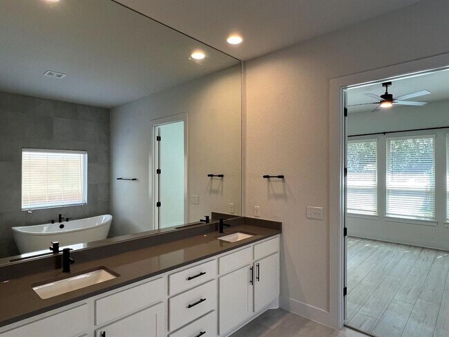 Building Photo - 2612 Brushwood Mdw