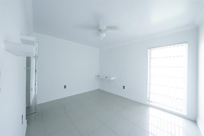 Building Photo - 7327 Pepper Pike Dr