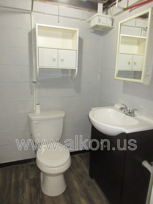 Building Photo - 4204 Willow Ave