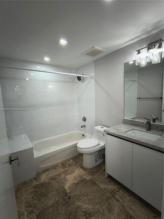 Building Photo - 2740 SW 28th Terrace