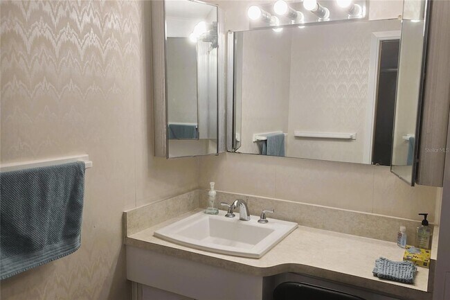 Building Photo - 4373 Tahitian Gardens Cir