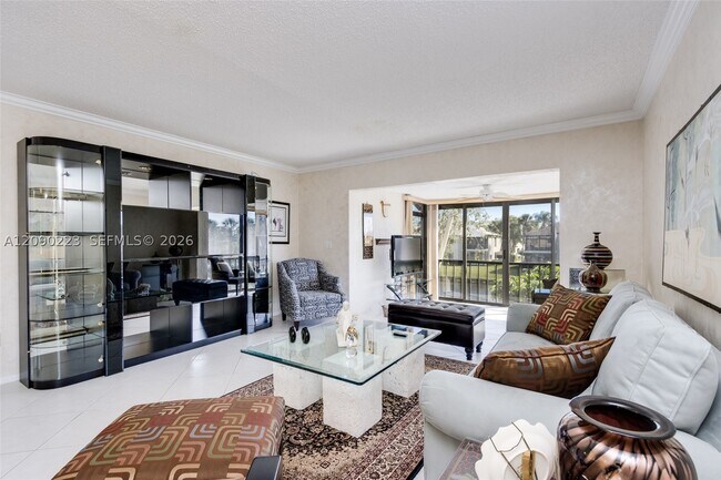 Building Photo - 8566 Casa Del Lago