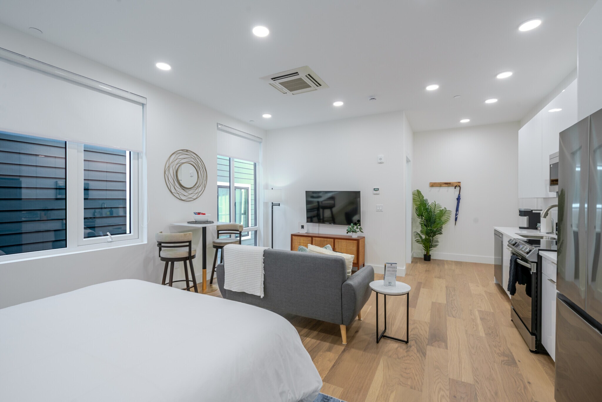 Building Photo - 38 Hichborn St