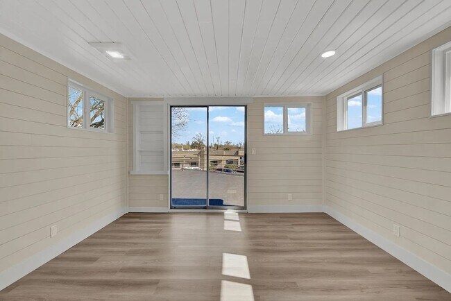 Building Photo - Downtown Vacaville 1Bed/1Bath
