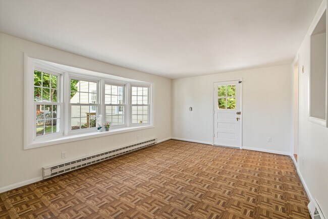 Building Photo - 6900 Mt Daniel Dr