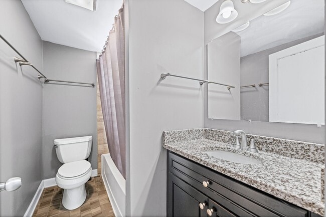 Building Photo - 233 Llewellyn Ave